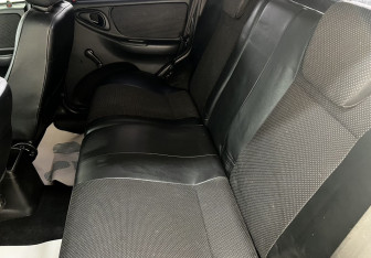 Подержанный автомобиль Chevrolet Niva 2011 года (13 фото)