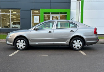 Подержанный автомобиль Skoda Octavia Liftback 2013 года (7 фото)