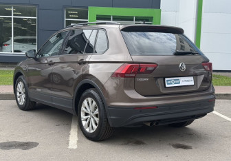 Подержанный автомобиль Volkswagen Tiguan 2017 года (7 фото)