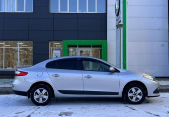Подержанный автомобиль Renault Fluence 2014 года (4 фото)