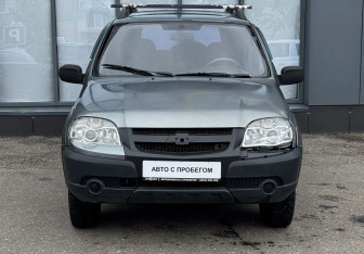 Подержанный автомобиль Chevrolet Niva 2011 года (2 фото)