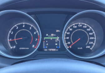 Подержанный автомобиль Mitsubishi ASX 2012 года (15 фото)