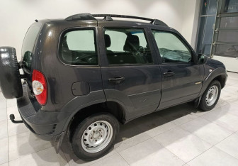 Подержанный автомобиль Chevrolet Niva 2017 года (6 фото)