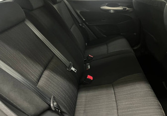 Подержанный автомобиль Toyota Auris Hatchback 2008 года (14 фото)