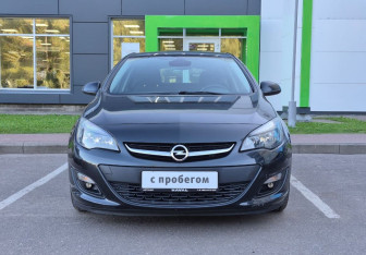 Подержанный автомобиль Opel Astra Hatchback 2014 года (2 фото)