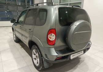 Подержанный автомобиль Chevrolet Niva 2019 года (7 фото)