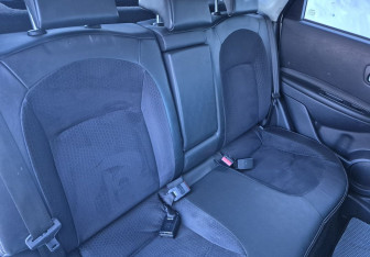 Подержанный автомобиль Nissan Qashqai 2013 года (11 фото)