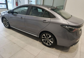 Подержанный автомобиль Omoda S5 2023 года (4 фото)