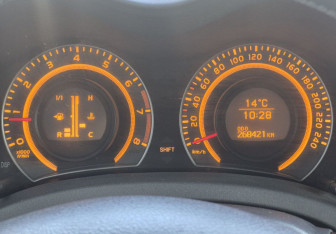 Подержанный автомобиль Toyota Auris Hatchback 2007 года (12 фото)