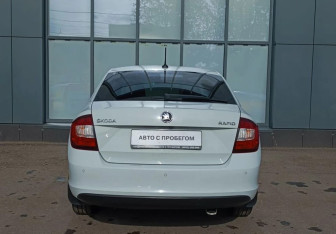Подержанный автомобиль Skoda Rapid Liftback 2019 года (7 фото)
