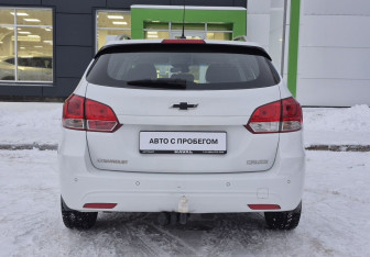 Подержанный автомобиль Chevrolet Cruze Wagon 2014 года (6 фото)