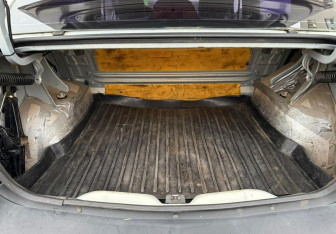 Подержанный автомобиль Renault Logan Sedan 2007 года (14 фото)