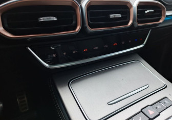 Подержанный автомобиль Jetour X70 Plus 2025 года (17 фото)