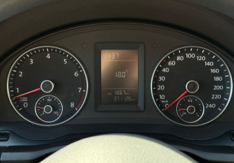 Подержанный автомобиль Volkswagen Jetta Sedan 2009 года (12 фото)