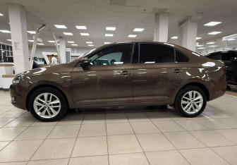 Подержанный автомобиль Skoda Rapid Liftback 2019 года (8 фото)