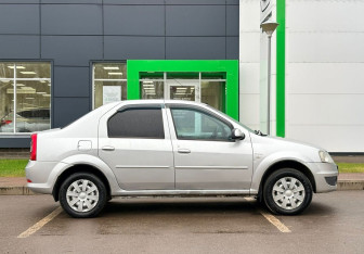 Подержанный автомобиль Renault Logan Sedan 2011 года (8 фото)