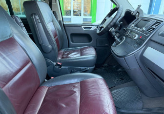 Подержанный автомобиль Volkswagen Multivan 2008 года (10 фото)