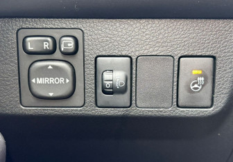 Подержанный автомобиль Toyota RAV4 2016 года (17 фото)