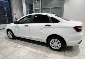 Подержанный автомобиль LADA (ВАЗ) Vesta Sedan 2024 года (8 фото)