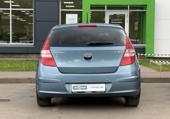 Подержанный автомобиль Hyundai i30 Hatchback 2009 года (6 фото)