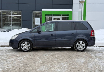 Подержанный автомобиль Opel Zafira Compactvan 2008 года (8 фото)