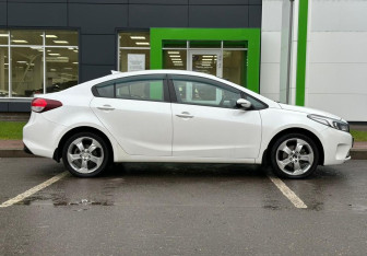 Подержанный автомобиль Kia Cerato Sedan 2019 года (4 фото)