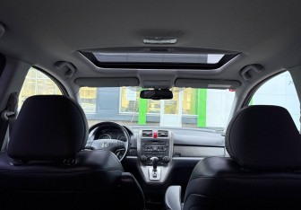 Подержанный автомобиль Honda CR-V 2010 года (17 фото)