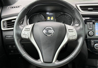 Подержанный автомобиль Nissan Qashqai 2014 года (12 фото)