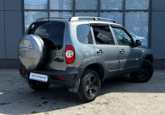 Подержанный автомобиль Chevrolet Niva 2018 года (6 фото)