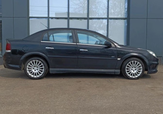 Подержанный автомобиль Opel Vectra Sedan 2006 года (4 фото)
