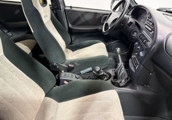 Подержанный автомобиль Chevrolet Niva 2007 года (10 фото)