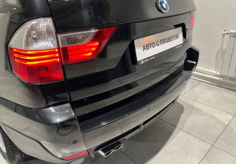 Подержанный автомобиль BMW X3 2007 года (10 фото)