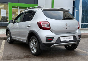 Подержанный автомобиль Renault Sandero 2020 года (7 фото)