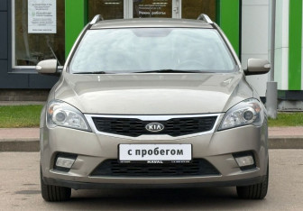 Подержанный автомобиль Kia Ceed Wagon 2010 года (2 фото)