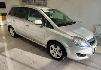 Подержанный автомобиль Opel Zafira Compactvan 2011 года (4 фото)