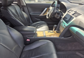 Подержанный автомобиль Toyota Camry Sedan 2006 года (10 фото)