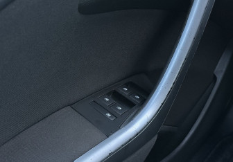Подержанный автомобиль Opel Astra Sedan 2013 года (15 фото)