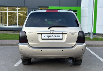 Подержанный автомобиль Toyota Highlander 2005 года (6 фото)