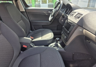 Подержанный автомобиль Skoda Yeti 2014 года (9 фото)