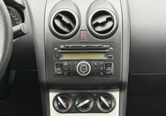 Подержанный автомобиль Nissan Qashqai 2010 года (14 фото)