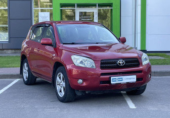 Подержанный автомобиль Toyota RAV4 2006 года (3 фото)