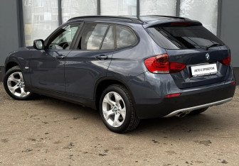 Подержанный автомобиль BMW X1 2012 года (8 фото)