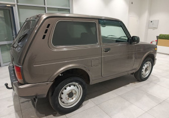 Подержанный автомобиль LADA (ВАЗ) 2121 (4x4) 2017 года (4 фото)