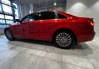Подержанный автомобиль Audi A4 Sedan 2013 года (7 фото)