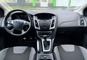 Подержанный автомобиль Ford Focus Hatchback 2012 года (9 фото)