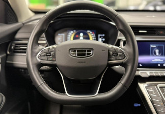 Подержанный автомобиль Geely Atlas Pro 2023 года (13 фото)