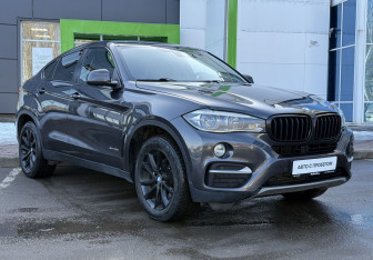 Подержанный автомобиль BMW X6 2016 года (3 фото)