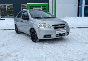 Подержанный автомобиль Chevrolet Aveo Sedan 2010 года (3 фото)