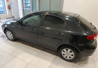 Подержанный автомобиль Chevrolet Lacetti Hatchback 2011 года (8 фото)
