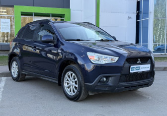 Подержанный автомобиль Mitsubishi ASX 2011 года (3 фото)